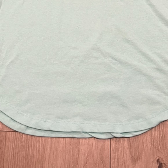 Nike size M athletic top - Picture 4 of 4